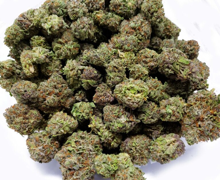 7 Factors To Consider When You Buy Weed Online